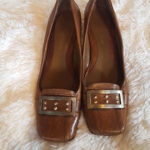 Brown leather upper flats